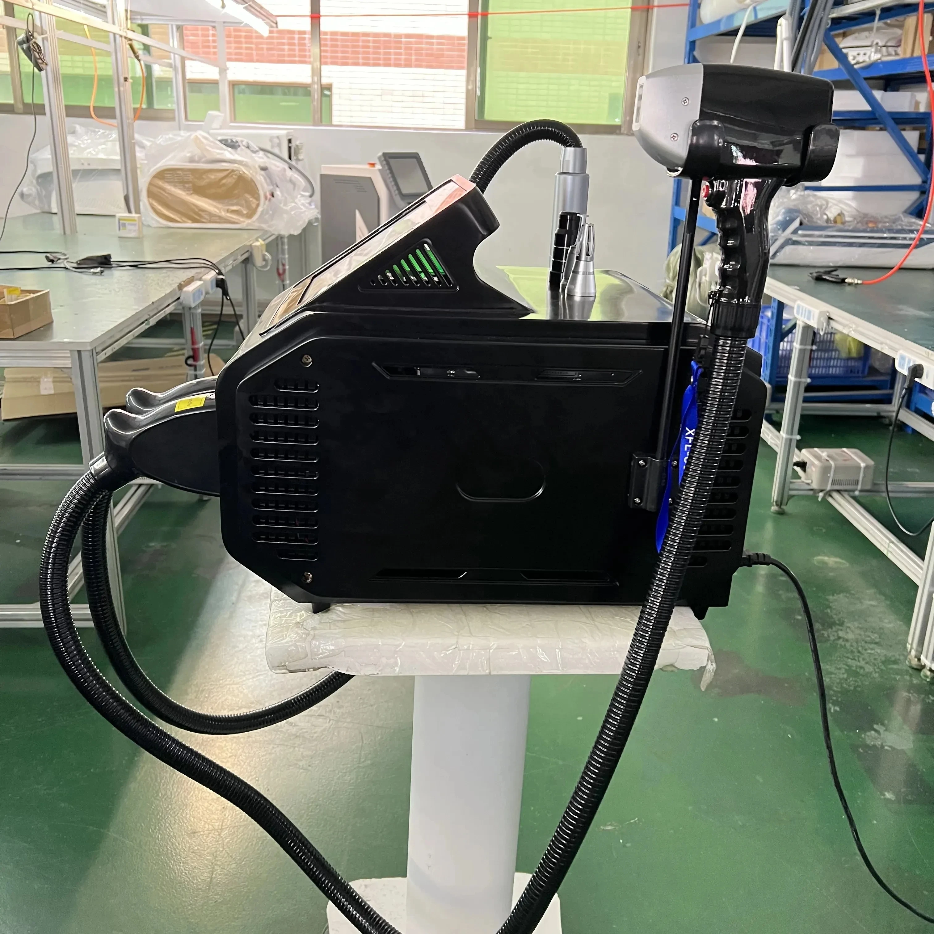 Uso in salone da 4500 W Laser a diodi 808 permanente portatile 2 in 1 macchina per la rimozione dei tatuaggi e la depilazione con laser a picosecondi