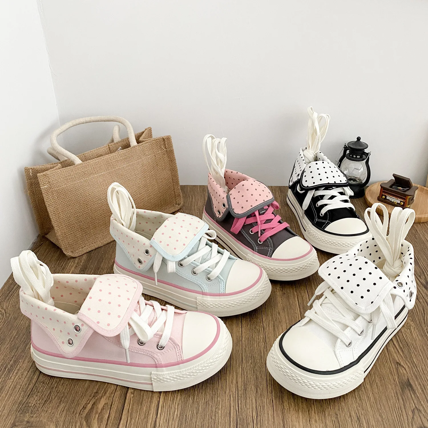 

2026 Fresh Women Canvas Shoes High Top Female Flat Canvas Sneakers Lace Up Student Black Sport Shoes Pink Girls Shoe Summer