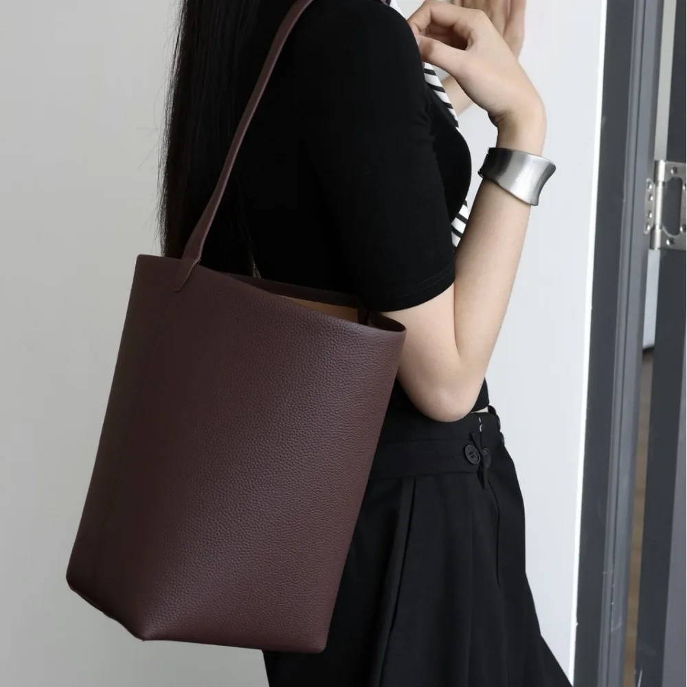 Bucket Simple Large-capacity Commuting Unique Texture Practical Versatile New Leather Shoulder Bag Women Simple and Practical