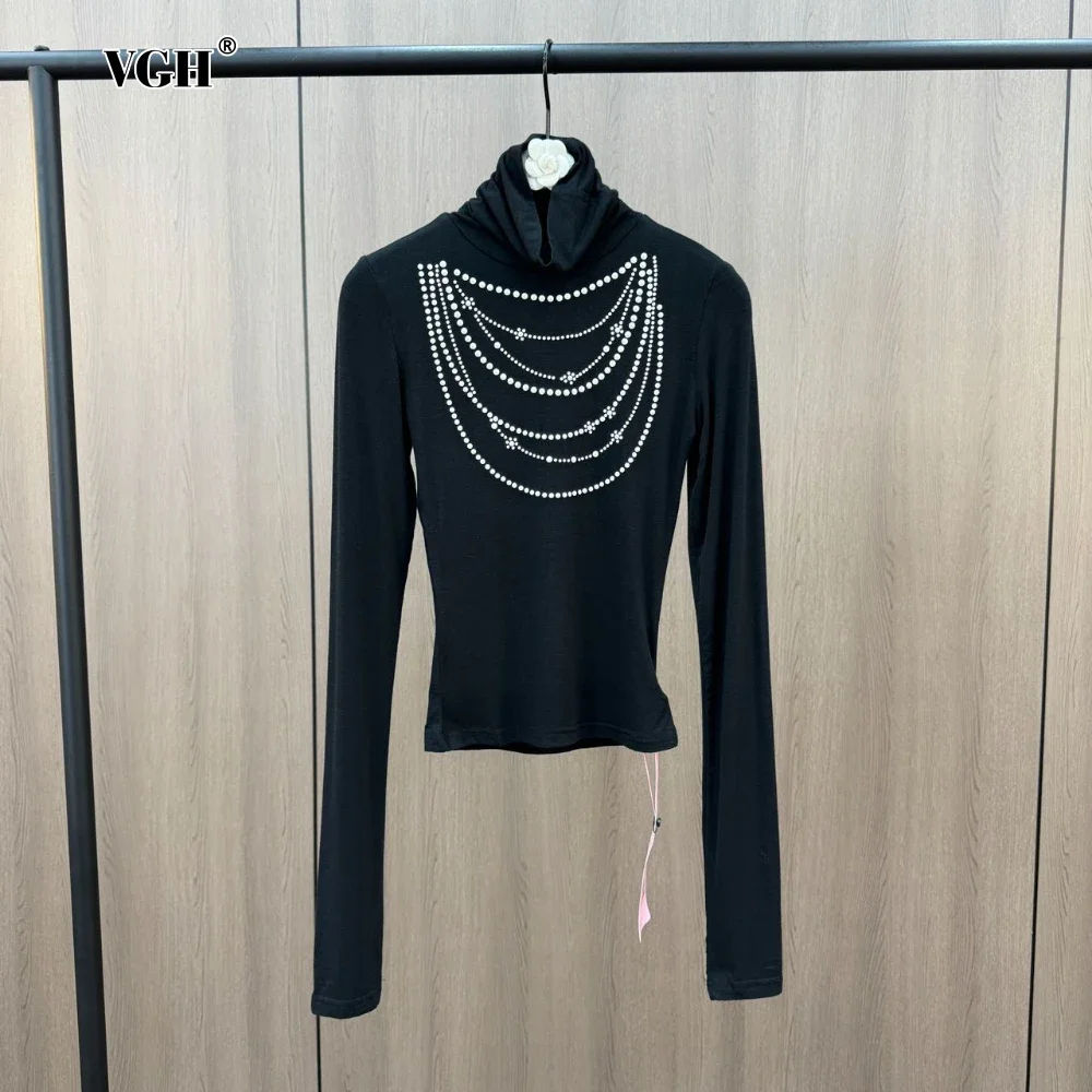 VGH French Patchwork Pearl Chain Bottoming Shirt for Women Turtleneck Long Sleeve Solid Slimming Sweater Female Winter New Style