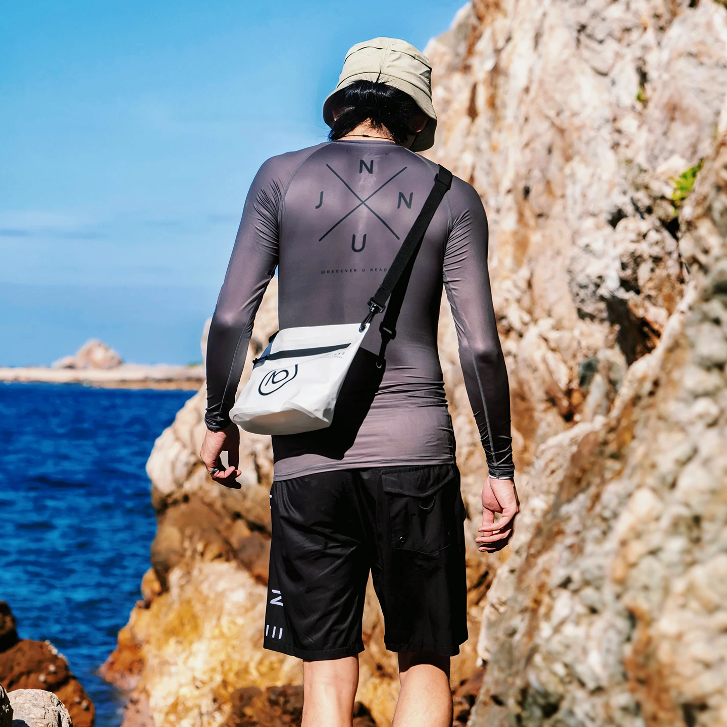 Nu-June Swimming Bag Portable Wash Dry Bag IPX6 Waterproof for Bottle Towels Phone Makeup with Hiking Beach Bags Storage