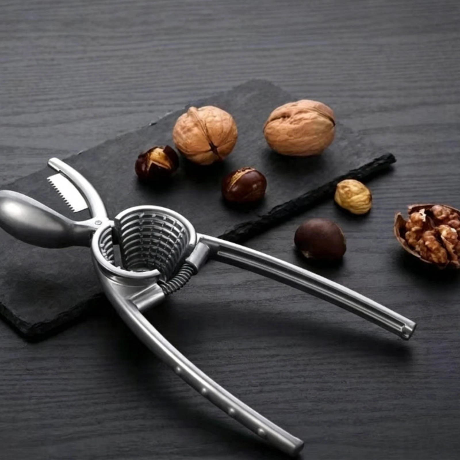 Picture 4: Manual Nutcracker Serrated Grip Walnut Sheller Clamp Nutcracker Multifunction Kitchen Tool Easy Cracking