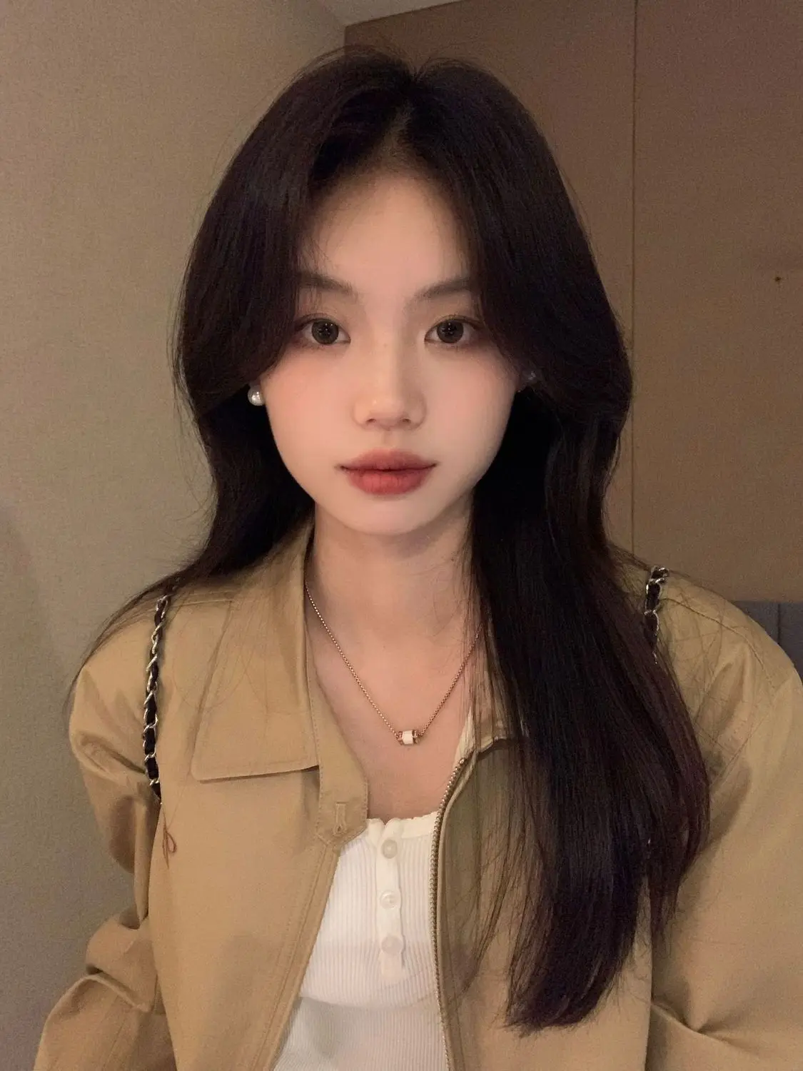 

Байкерские куртки Женская куртка для женщин Шикарные кожаные плюшевые пояса Двубортные современные художественные удобные теплые универсальные куртки