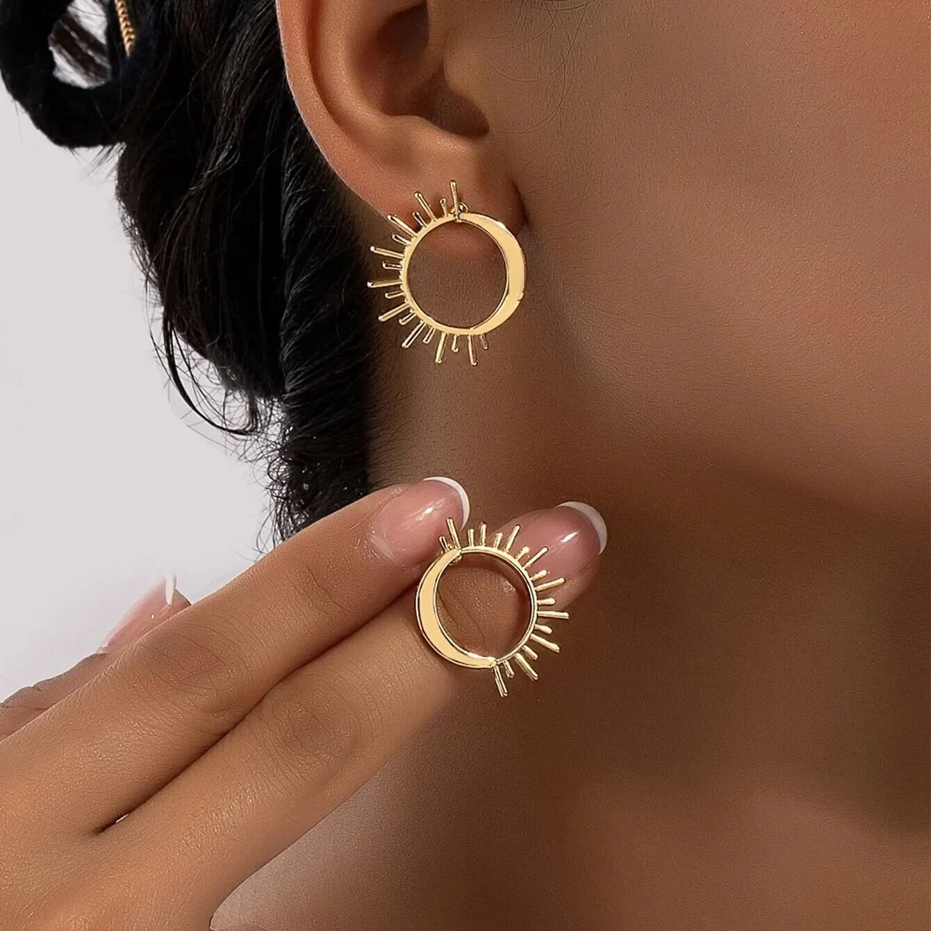 Obega Ins Sun Moon Shape Tiny Earrings Stud Trendy Gold SIlver Color Fashion Europen And Amercian Punk Syle Metal Jewelry