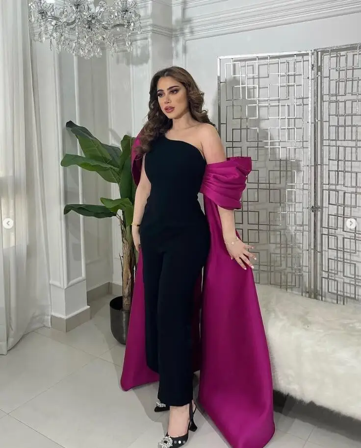بذلة فوشيا سوداء فساتين سهرة رسمية مع فيونكة كبيرة ملفوفة بكتف واحد مخصصة للنساء العربيات فستان حفلات