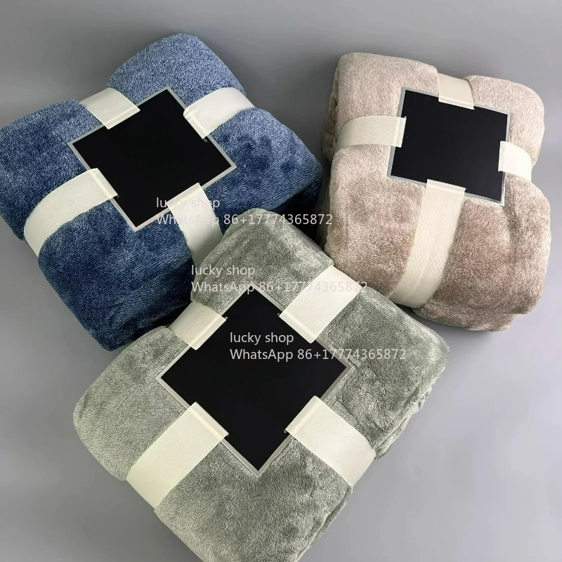 

Флисовое одеяло-плед для дивана и сна