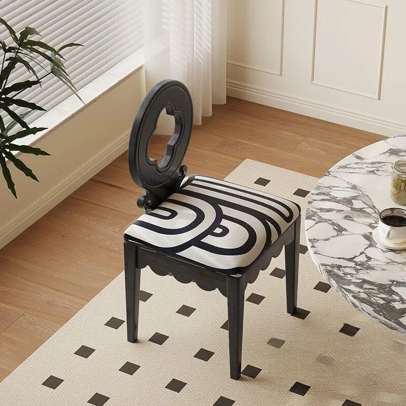 Solid wood dining chair French four-leaf clover dining chair light luxury makeup chair modern simplicity