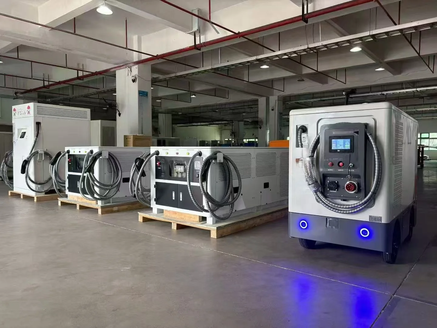 YG Solar-powered Mobile Rescue Energy Storage Charging Station 140kWh 200kWh 416kWh 1000kW Smart Robot MPPT Controller