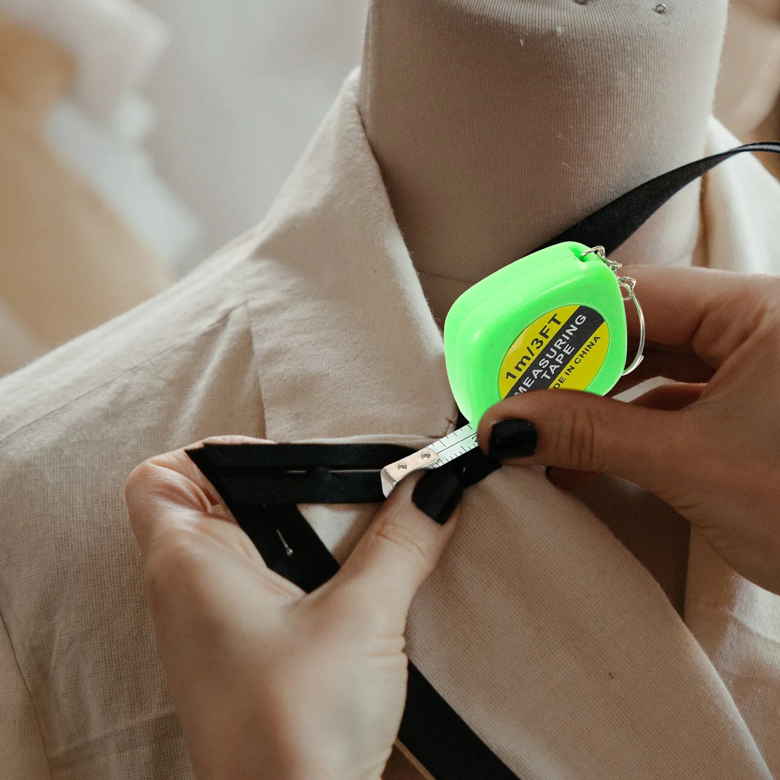 

TEHAUX 12pcs Tape Measure Keychains Bulk Mini Measuring Ruler for Kids Toys Iron Scale Children Gift Educational Tool