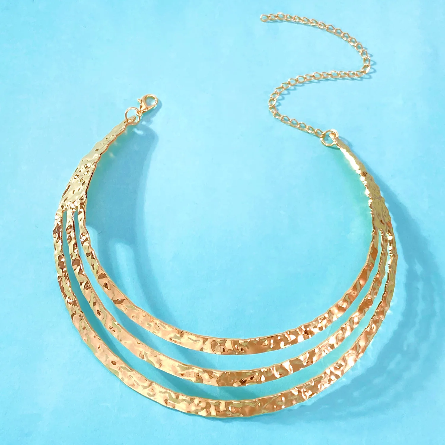 Vintage Exaggerated Gold Color Collar Necklace For Women Jewelry Choker 2024 Trending New Metal Pleated Neck Short Necklaces