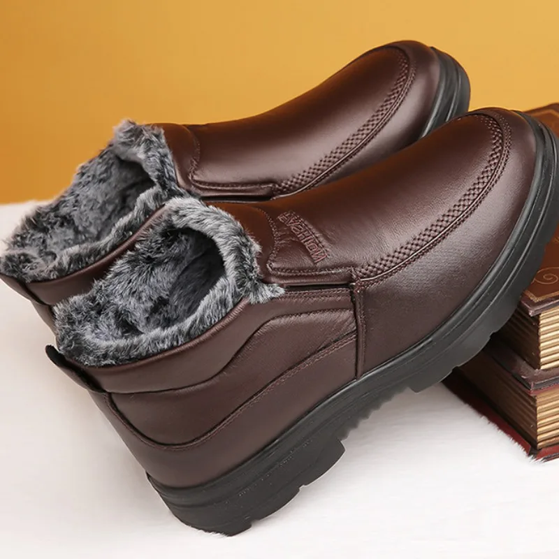 Zapatos de algodón para hombres mayores, zapatos cálidos de felpa para papá, nuevo tipo 20224, zapatos informales antideslizantes impermeables para trabajo al aire libre