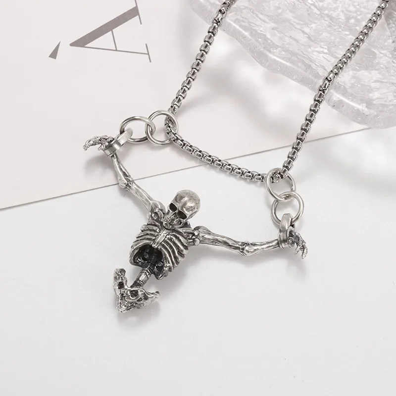 2024 Vintage Punk Metal Skull Necklace Silver Alloy Corpse Bone Necklace for Women Halloween Party Jewelry Gift