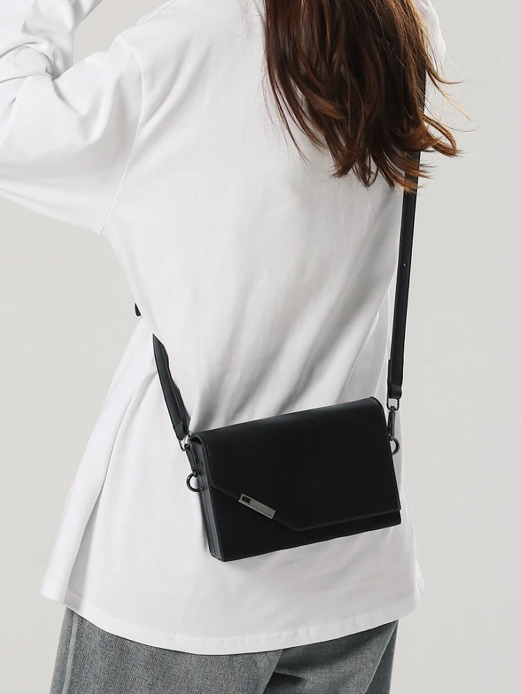 Tas Selempang Kecil Pria Desain Kotak Tempat Ponsel Sensasi Unik Baru Kasual Permukaan Lembut Bahan Dalam Poliester