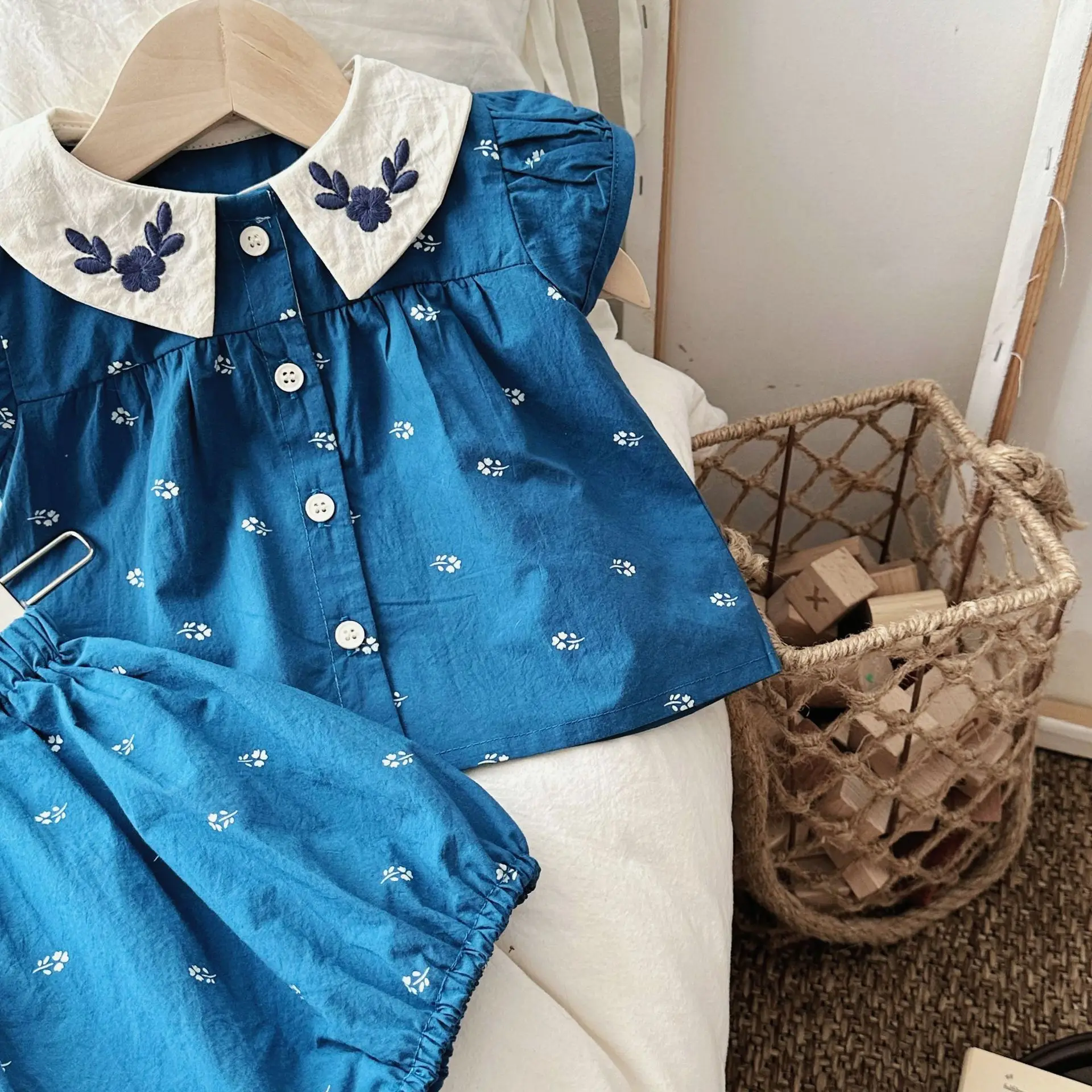 2024 Summer New Baby Puff Sleeve Set Flower Embroidery Infant Girl Vintage Cardigan + Shorts 2pcs Suit Toddler Casual Outfits