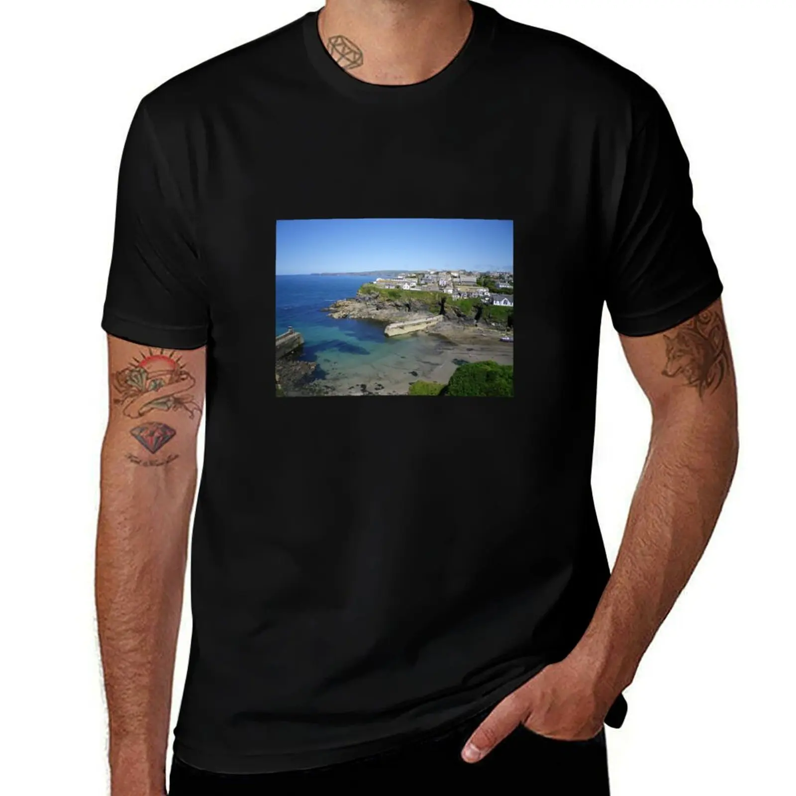 PORT ISAAC HARBOUR CORNWALL (Aka Portwenn in Doc Martin) T-Shirt Street Style Casual Tee Shirt