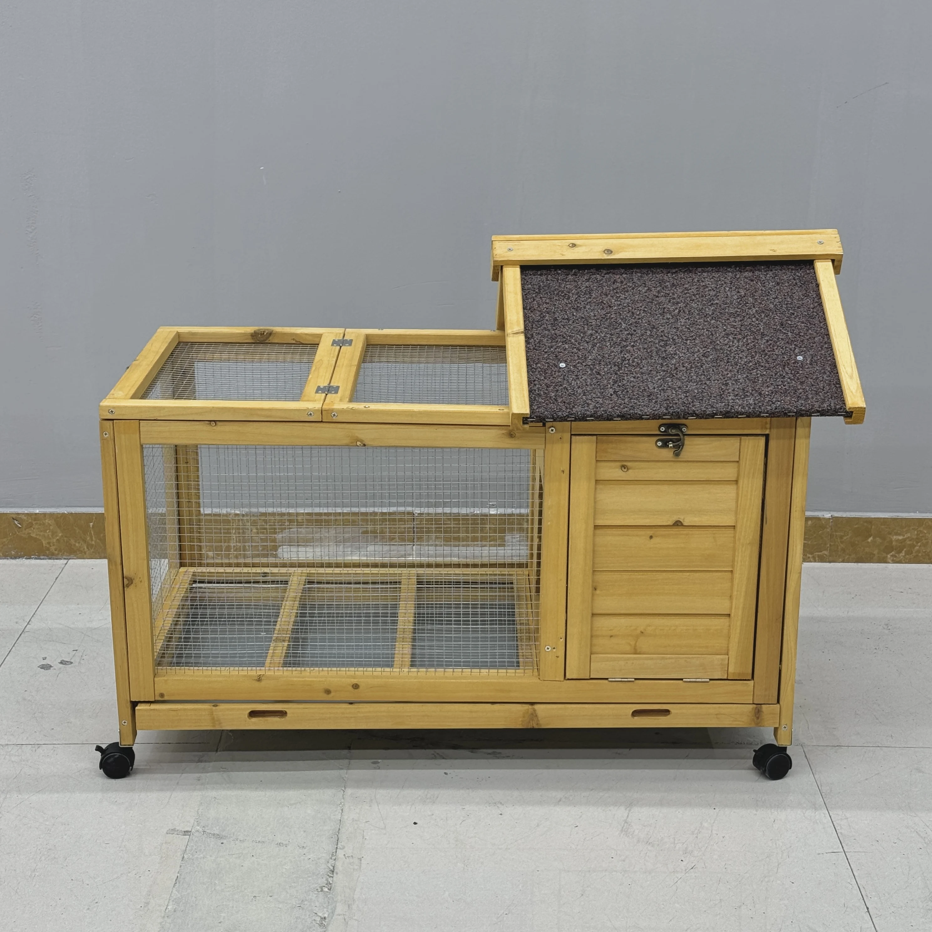 Outdoor Waterproof Wooden Chicken Coop Spacious Hen House For Egg Laying Compact Design Suitable For Living Room & Small Spaces