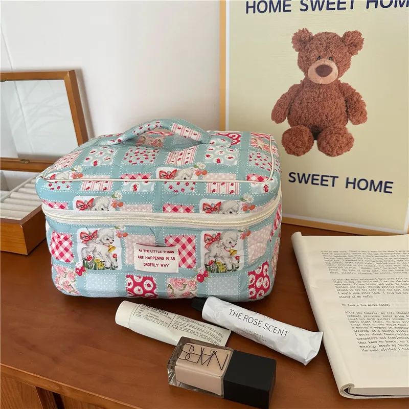 Women\'s Cosmetic Bag Korean Version Lamb Makeup Bag Cartoon Kawaii Makeup Bag Toiletry Bag Fashion Travel Bag Cute Tasche Frauen