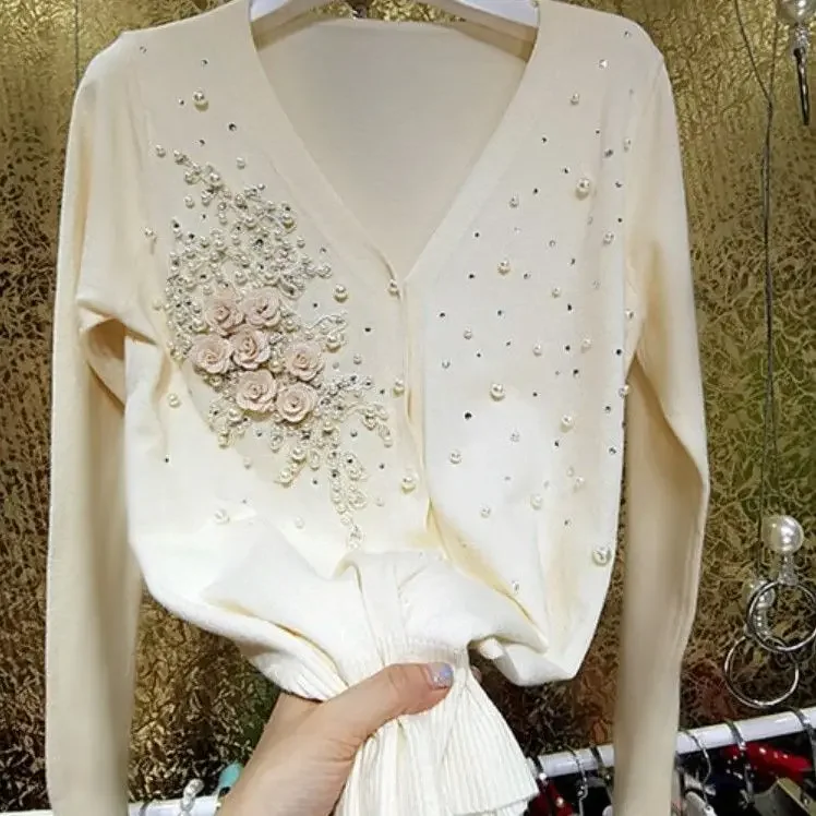 Luxury Woman V-Neck Rhinestones Fairy Pearls Sweater Coat 3D Flowers Beaded Knitted Cardigan Crystal Knitwear Jacket Crop Tops