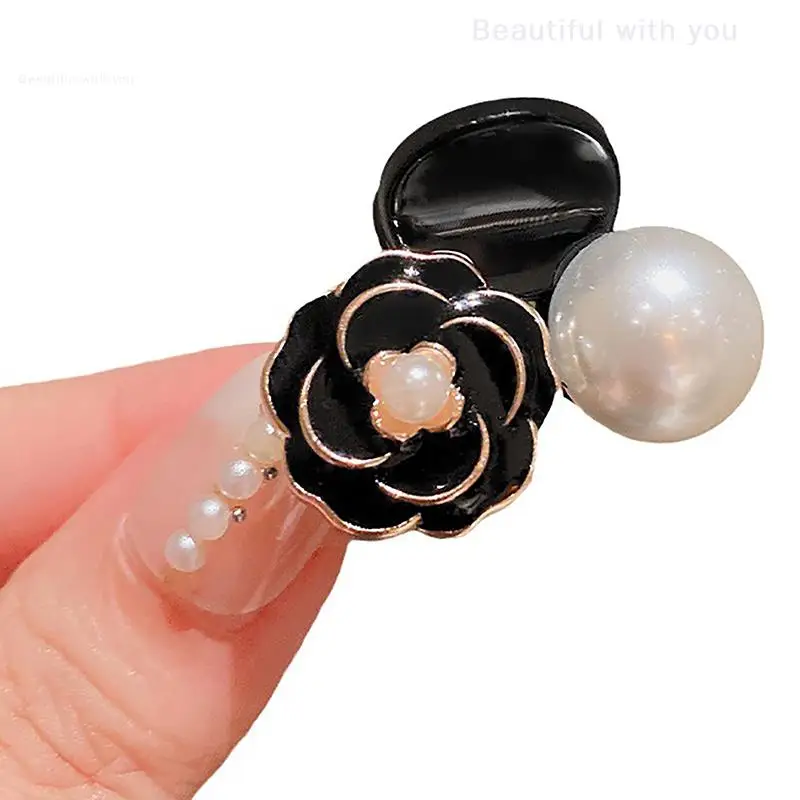 Vintage Camellia Pearl Mini Claw Clip Bangs Broken Hair Clip Black And White Temperament Girl Party Banquet Hair Accessories