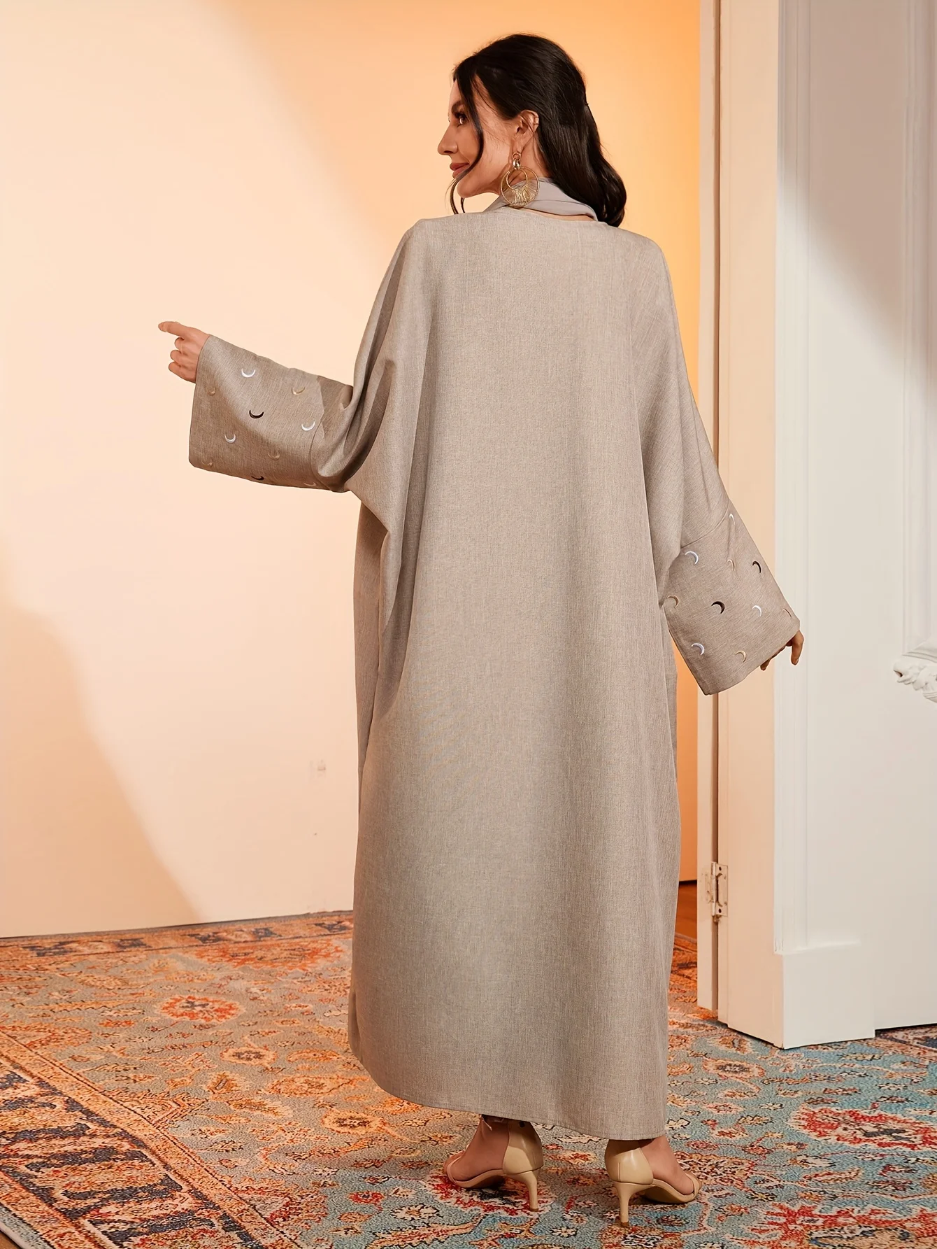 2025 نمط الشرق الأوسط قفطان إسلامي بيج قماش القمر الكفة التفاصيل مثالية للإسلامية في الحياة اليومية منطقة الخليج الأحداث الدينية #4