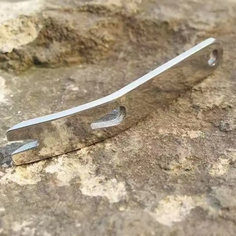 New Stainless Steel Nail Puller Tool Forked End Nail Puller Slot EDC Pry Tool Keychain Hole Wire Stripper Mini Pry Bar EDC Carry