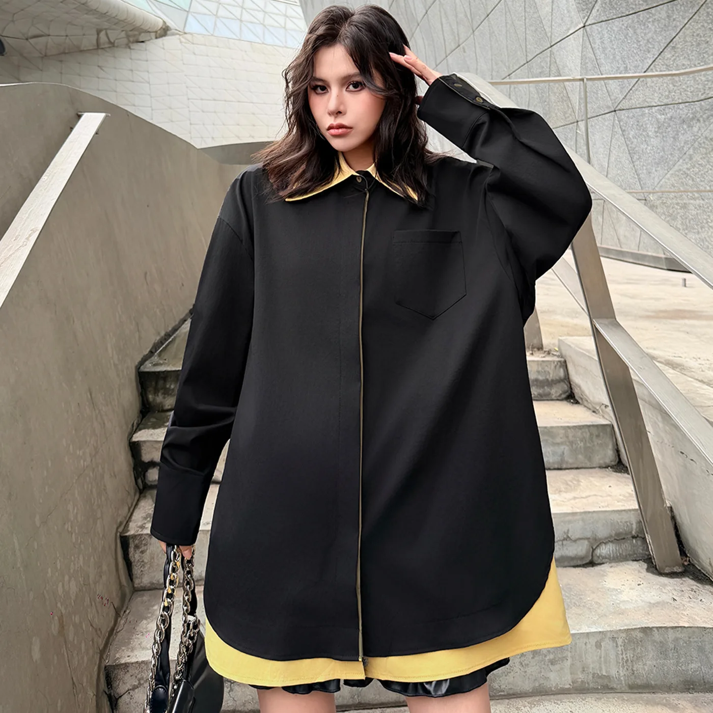 

Рубашка SuperAen в стиле ретро с контрастным воротником и лоскутным узором, весна 2026, новая модель, оверсайз, свободного кроя, средней длины, с воротником поло