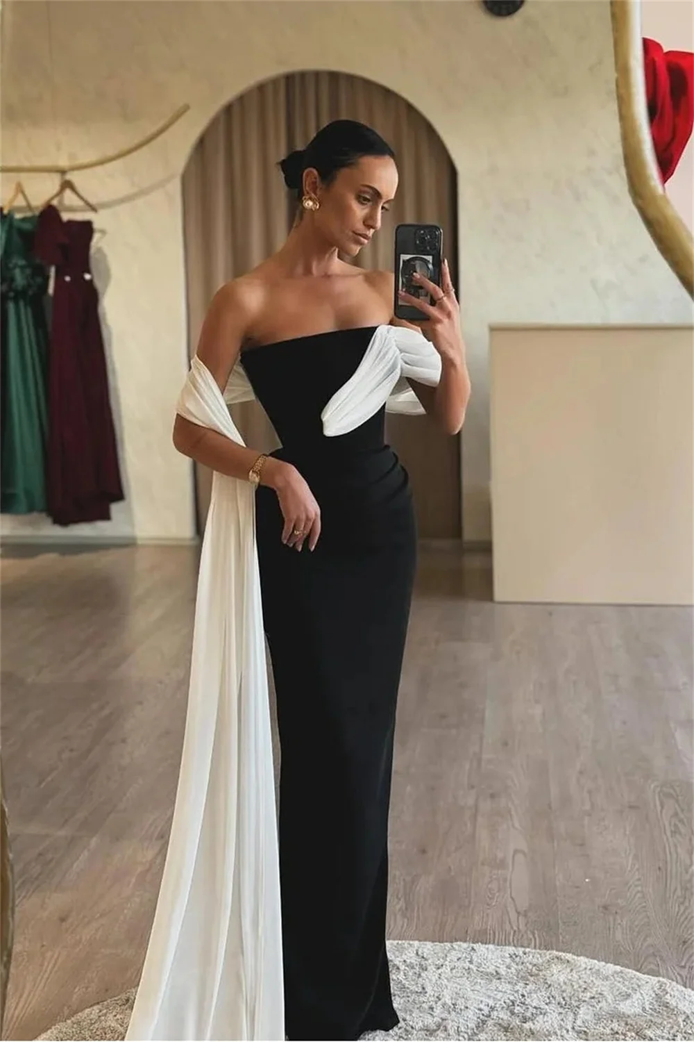 Mila White Shawl Prom Dresses Black Skinny Strapless Customized Formal Evening Floor-Length Sleeveless vestidos de fiesta 2025