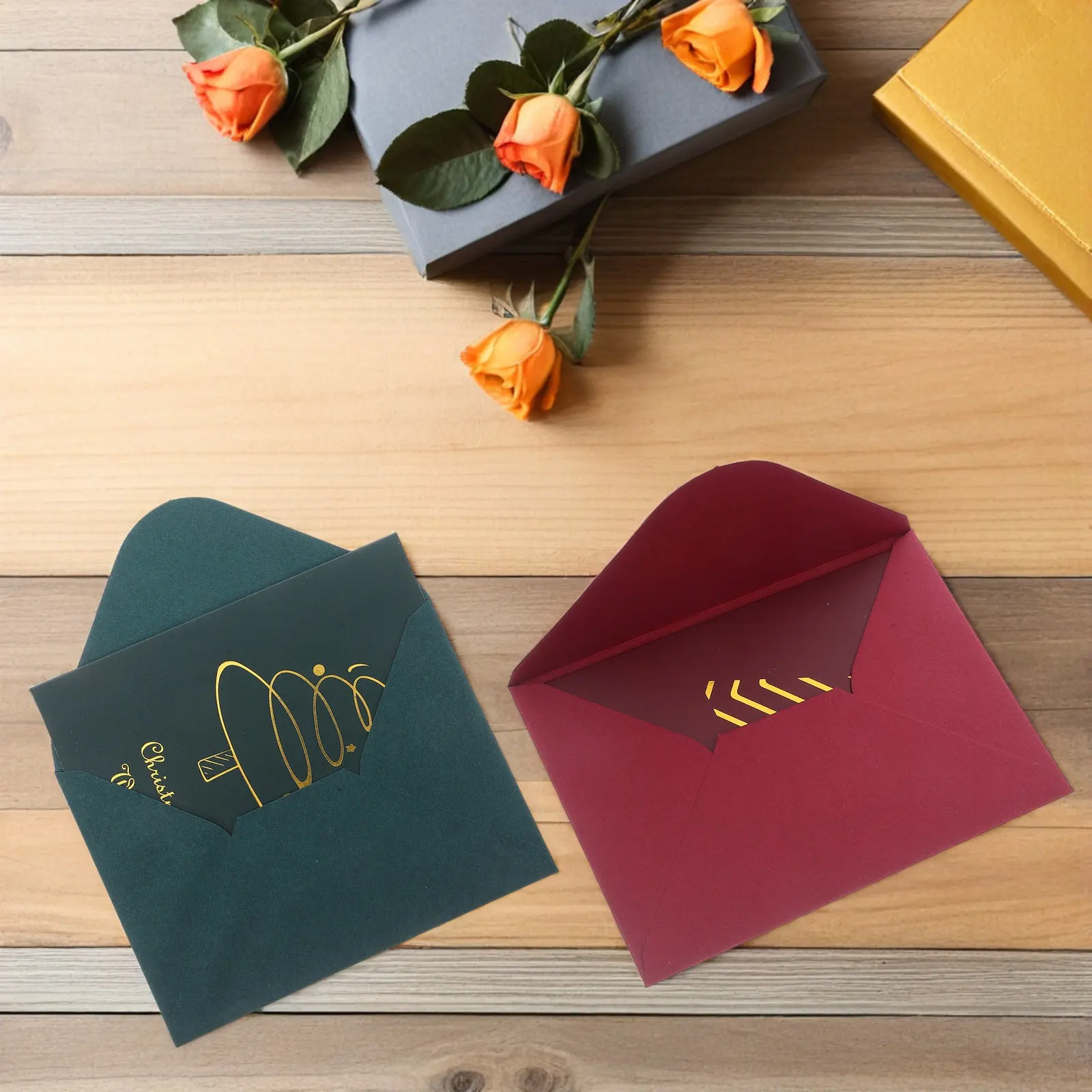 

10Pcs Vintage Holiday Greeting Cards Christmas Theme Blank Inside Gold Foil Xmas Card Set for Festive Celebrations Parties