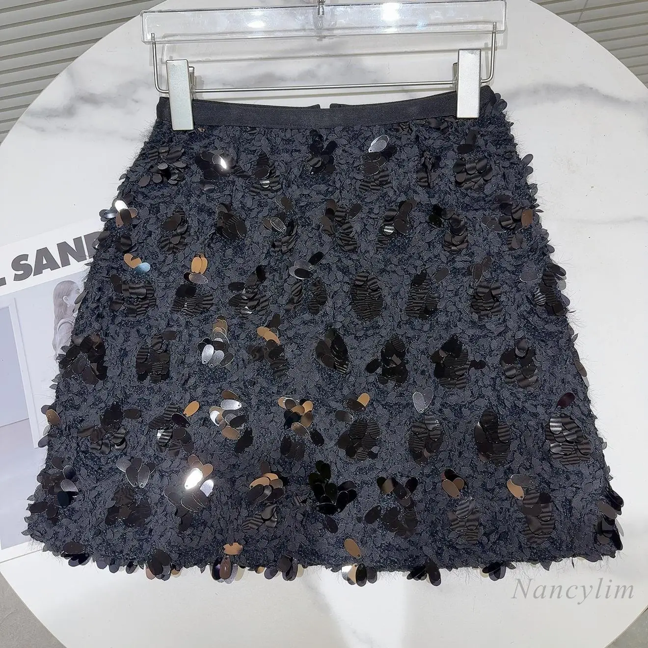 2024 Winter New Small Fragrant Wind Sequined Tweed Temperament Celebrity Short Skirt A-shaped Black Skirt Ladies