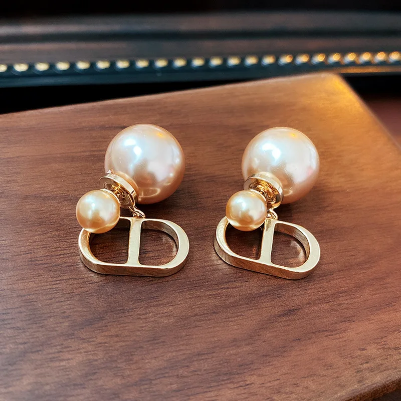 Pearl Earrings for Women High-grade Sense Light Luxury Studs 2024 New in Fashion Niche Vintage Stud Earrings Personality Jewelry