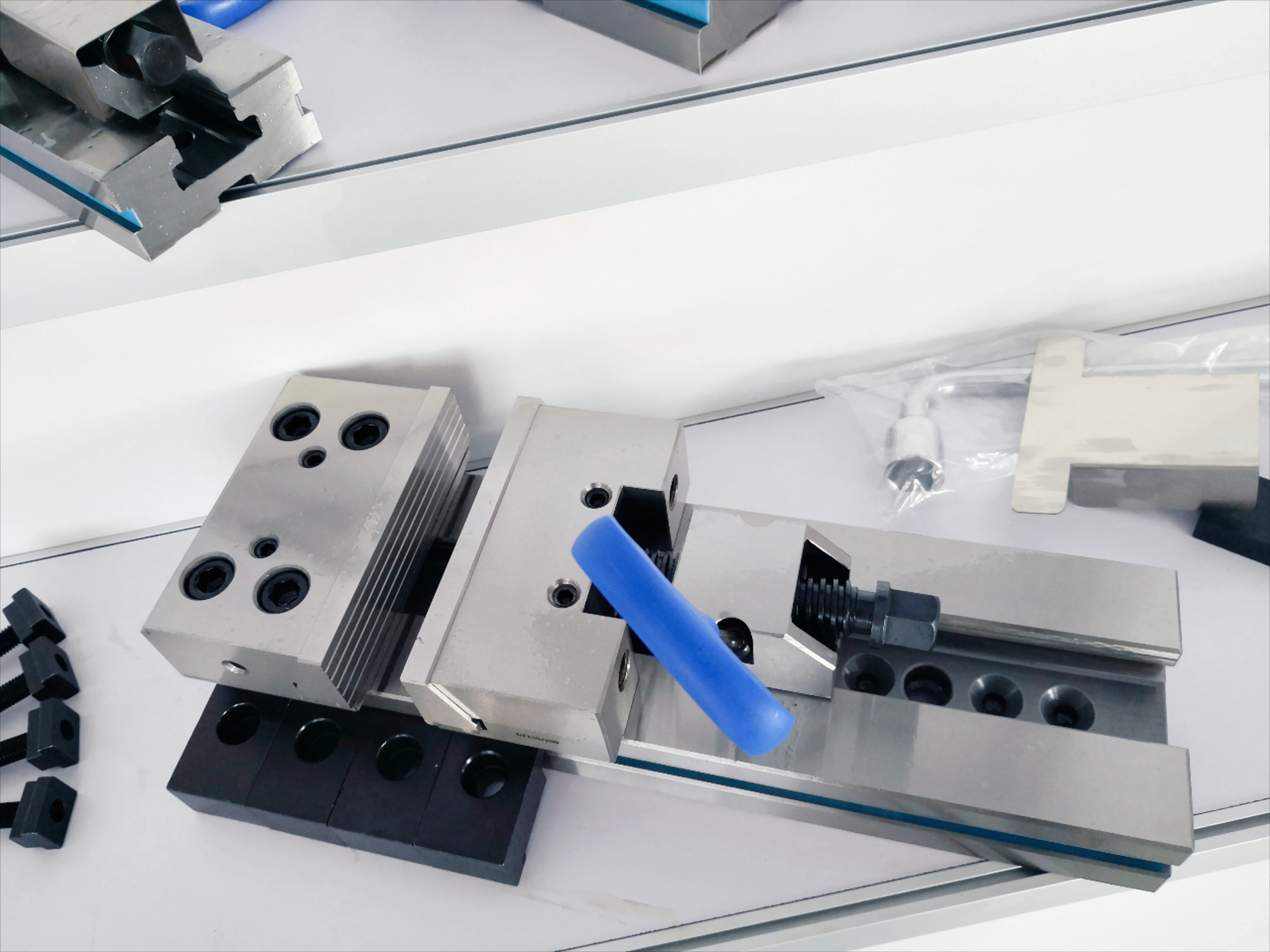 Precision Modular Milling Machine Vises Gt150 150*200 Gt175 175*300 Gt Vise With CNC Machine Tool Accessories