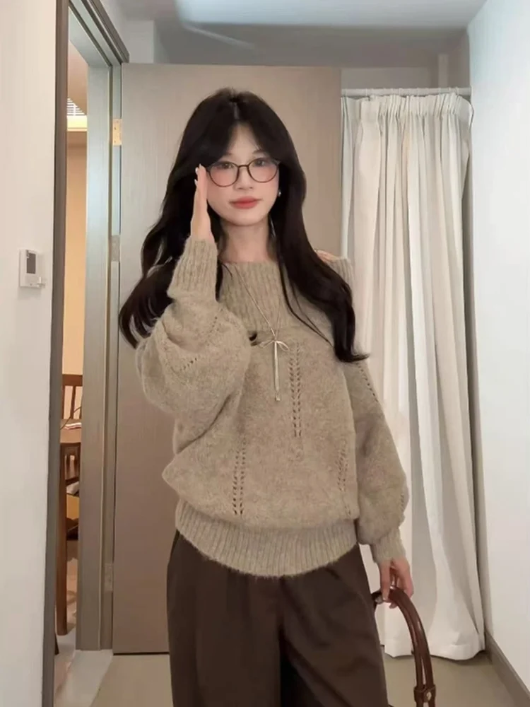 Solto ajuste cor café um ombro camisola de malha feminina sle coreano solto sentimento outono inverno casual oco para fora design