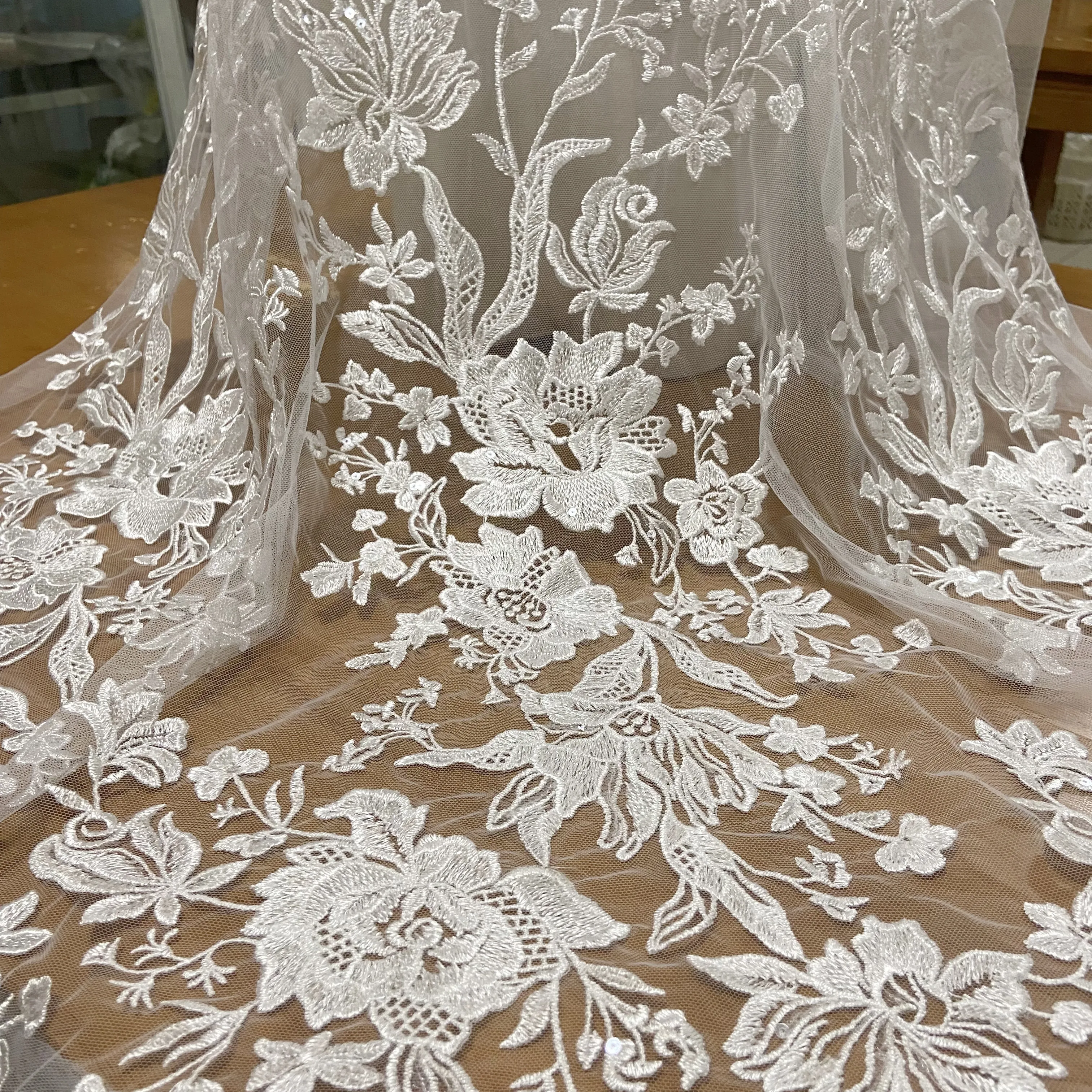 Delicate And Beautiful Lace Fabric Suitable For Wedding Dresses Evening Dresses DIY Products Tablecloth Curtains