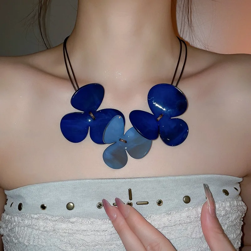 

Minar Statement Double Color Blue Acrylic Large Three Flowers Pendant Necklaces for Women Femme Layered Wax Rope Chain Chokers