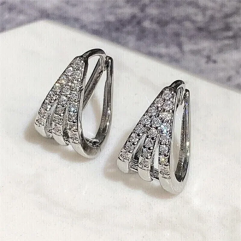 Triangle Inlaid Zircon Water Droplet Shaped Ear Buckle, High-end Fashion in Europe and America, Personalized Elegant Accessory