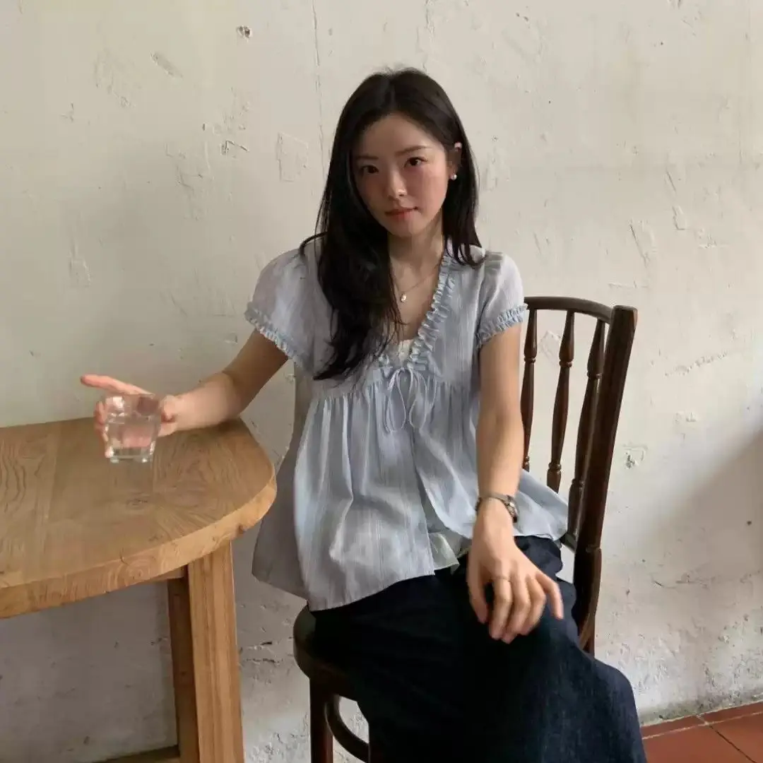 French Blue Fake Two-Piece Puff Hem V-Neck Blouse Women's Summer Design Sense Age-Reducing Loose Short Sleeve Baby Shirt Top