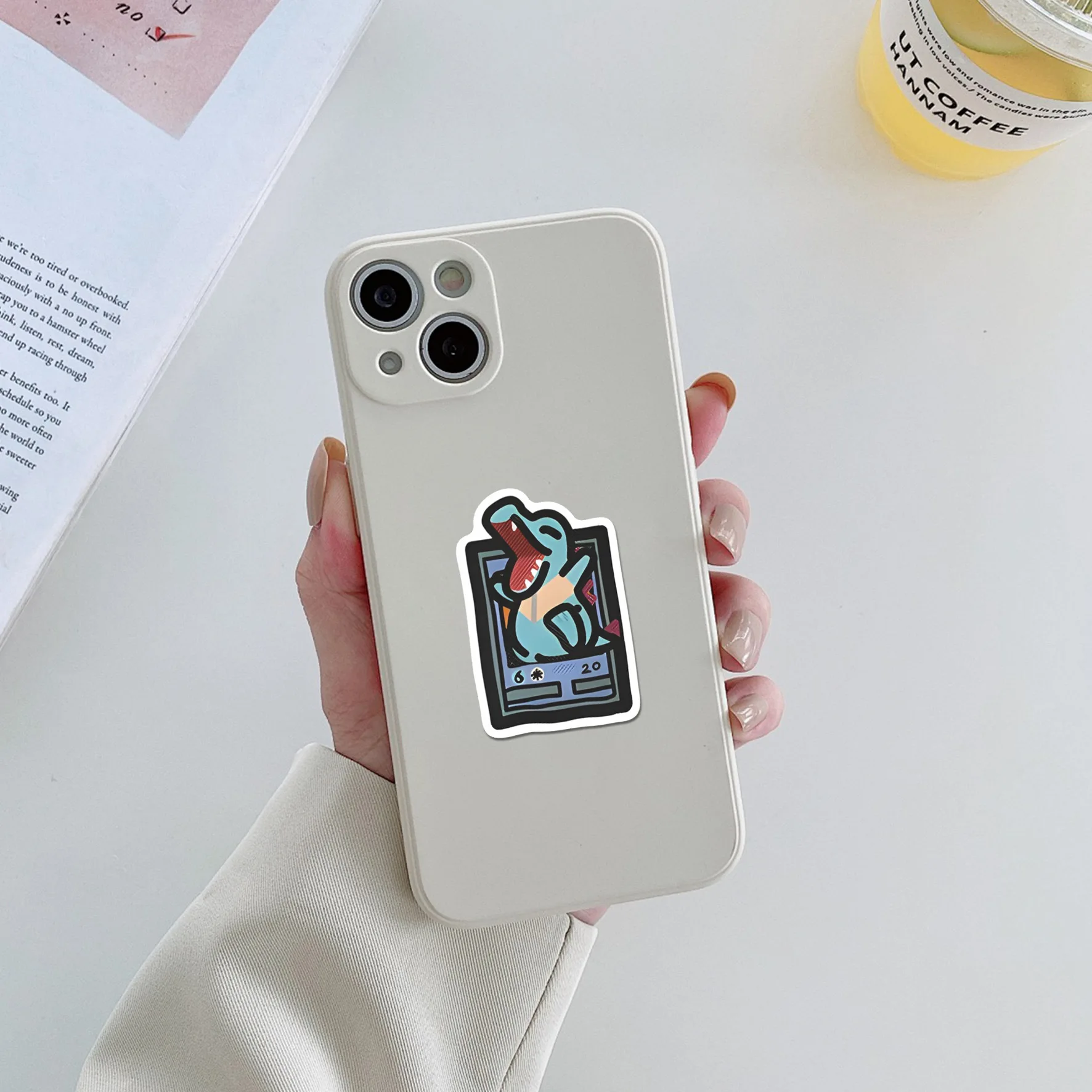 50 SZTUK Śmieszne Naklejki z Kartami Pokémon Kreskówkowe Urocze Anime Dekoracje Wodoodporne na Telefon Komórkowy, Laptop, Deskorolkę, Zabawki, Naklejki na Prezent