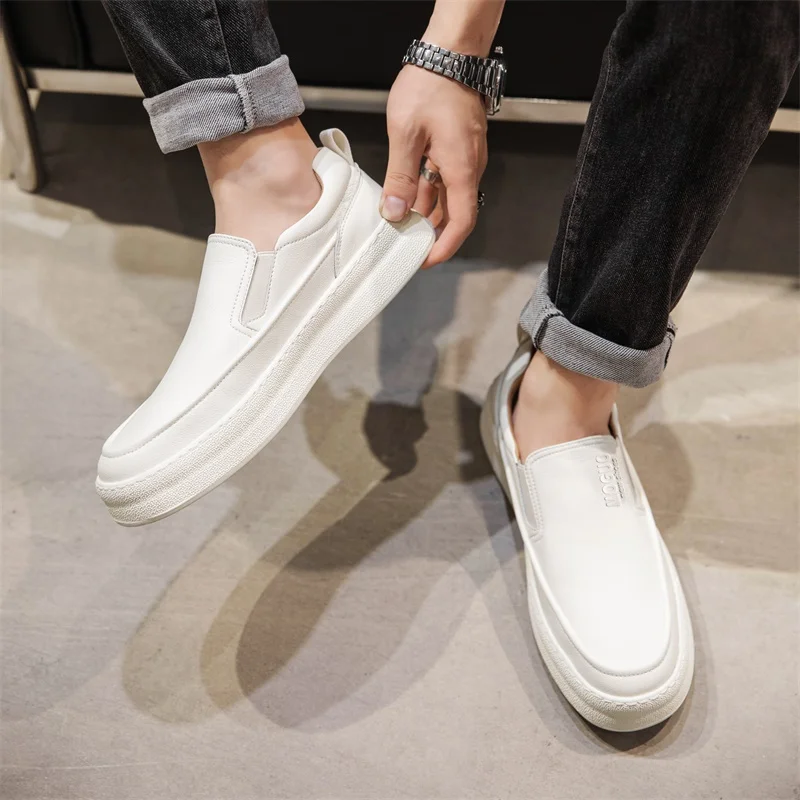 

New Men Fashionable Loafers Casual Comfortable Versatile White Shoes Lightweight Classic Board Shoes Men Sizes 38-44