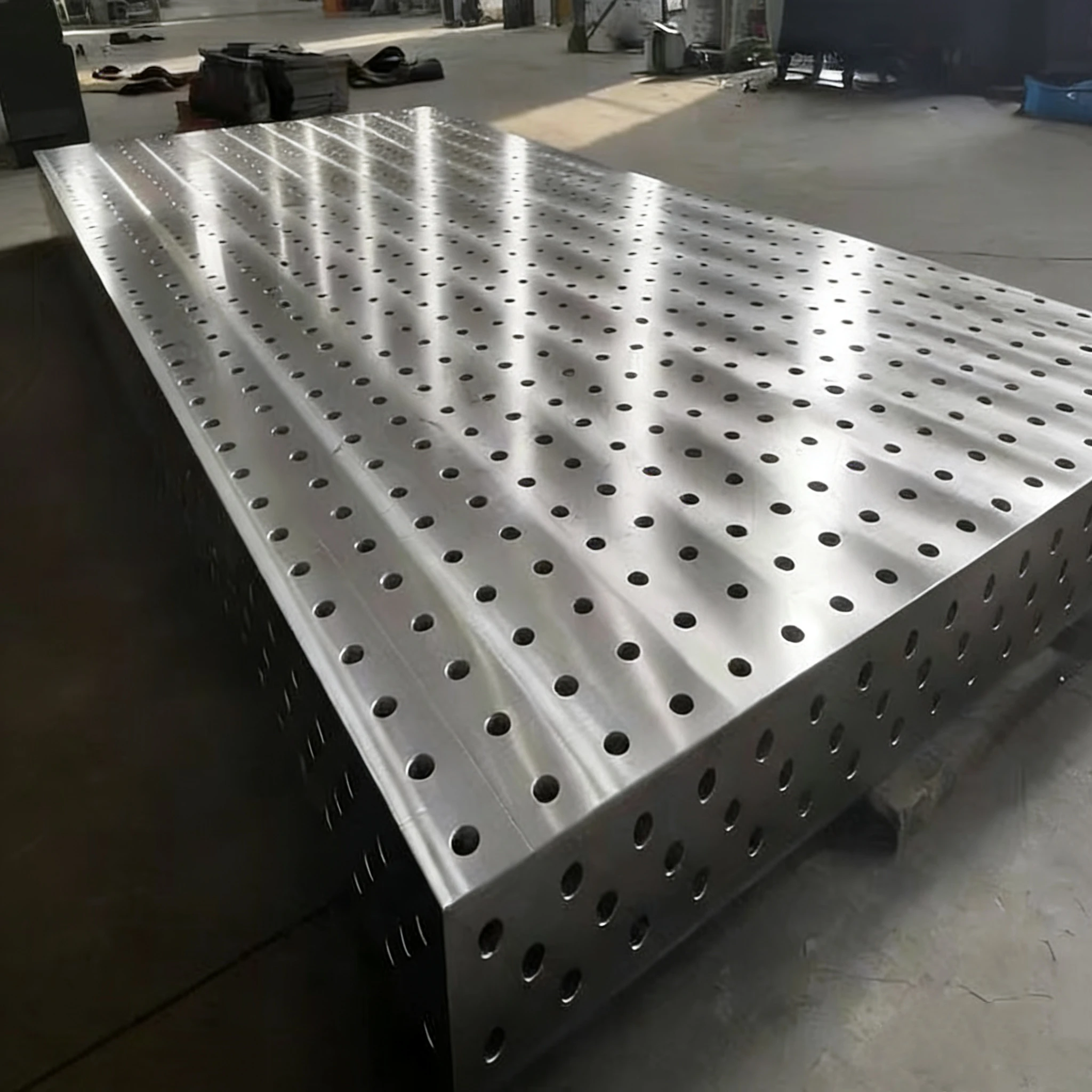 3D Heavy Duty Q355 Steel Welding Workbench with Plasma Nitrided Surface Fixture Holes Customizable Dimensions