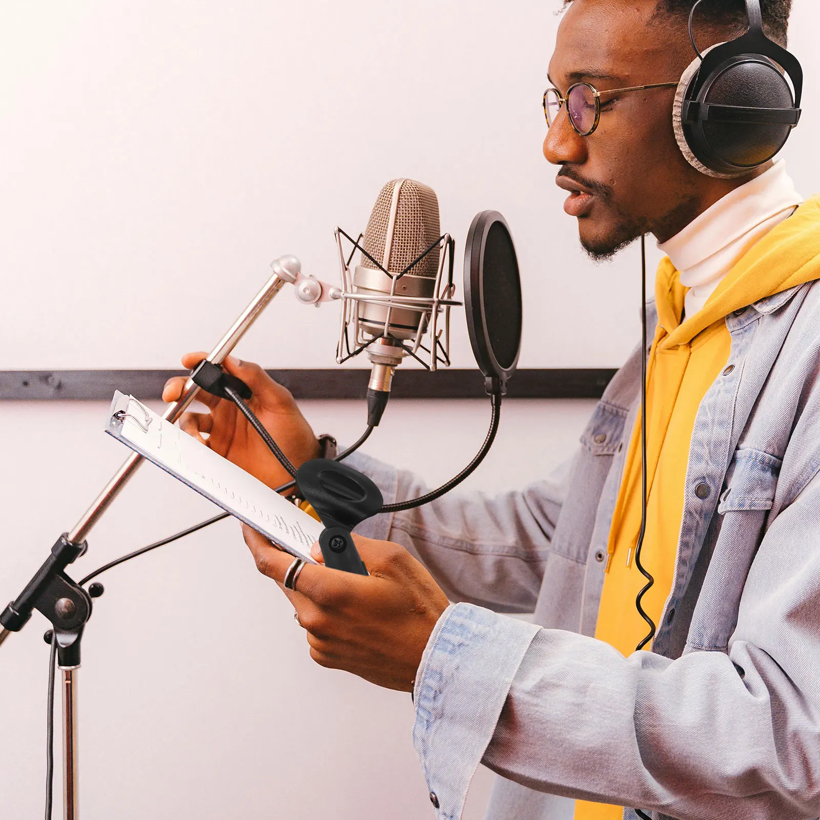 4 conjuntos de clipe de microfone suporte portátil com adaptador acessórios clipes universais braçadeiras de plástico ajustáveis para antiderrapante