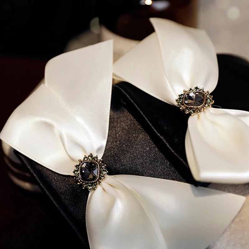 Korean Solid Color Satin Black Bow Rhinestones Studio Photo Wedding Dress Gloves Women Summer Driving Sunscreen Gloves S95