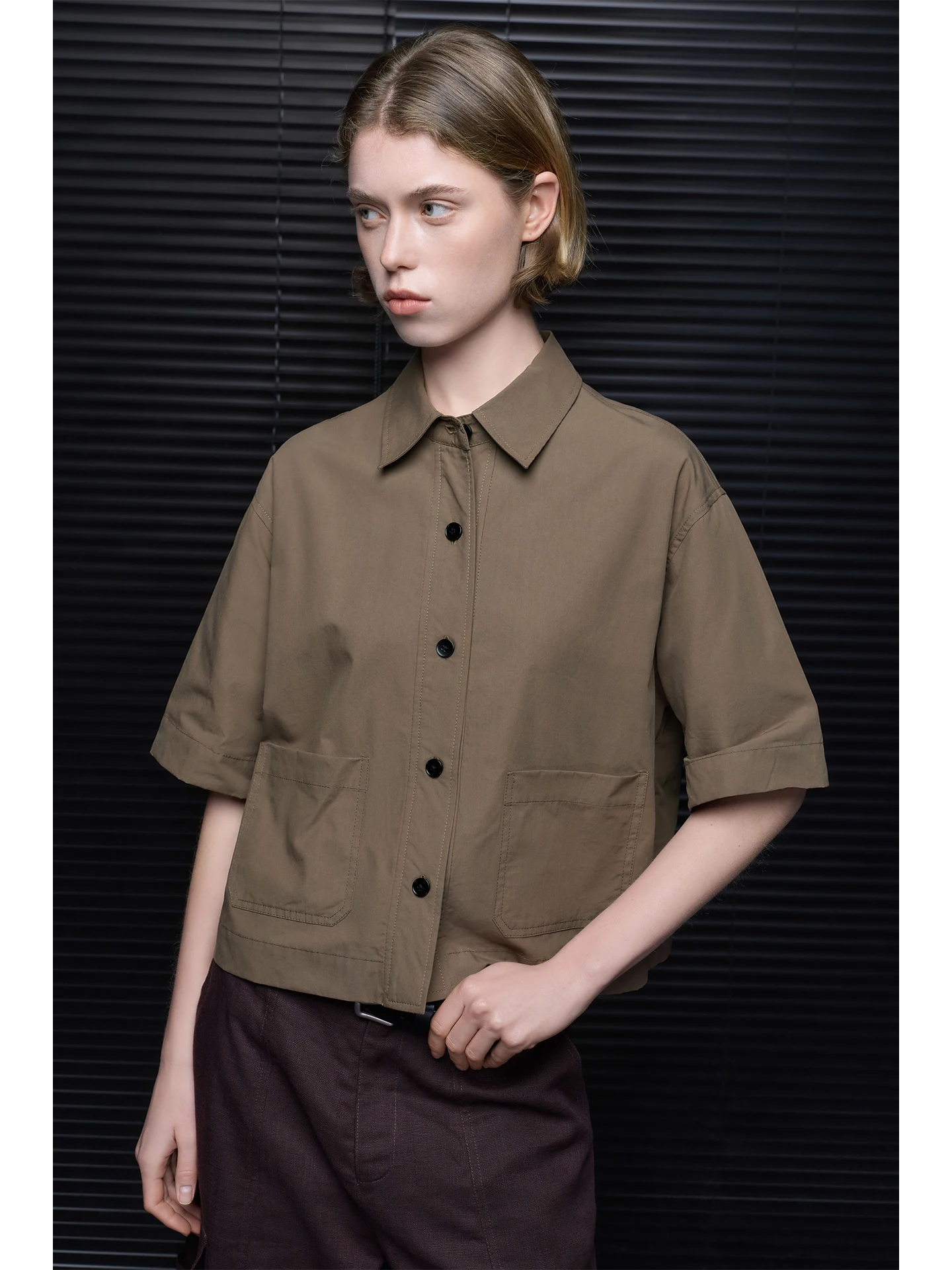 

Женская летняя рубашка из чистого хлопка Café Color, новинка 2026 года, с уникальным воротником-стойкой, свободного кроя, в уличном стиле, с эффектом омоложения