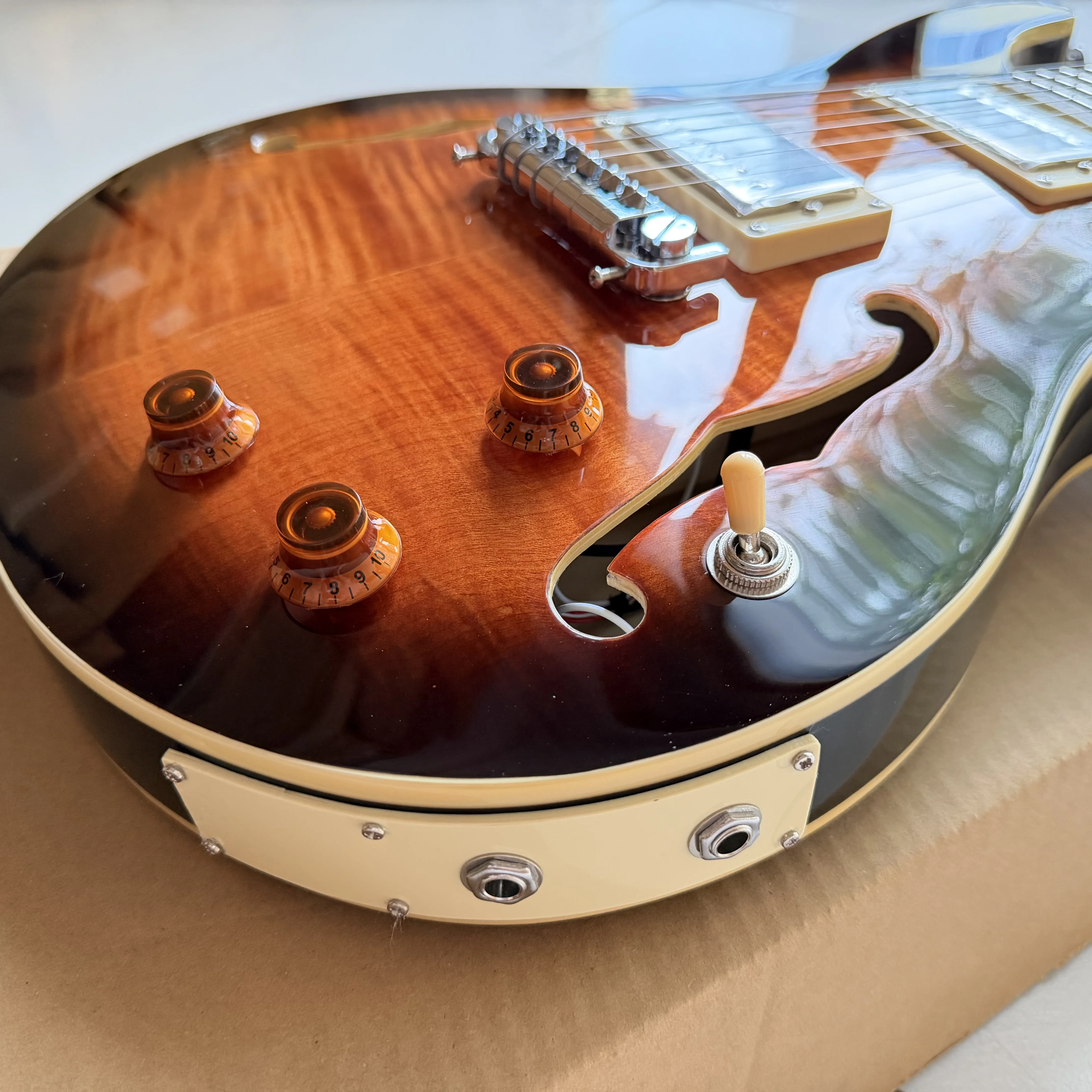 Half Hollow PRS Electric Guitar, F‑Shaped Design, Tiger Pattern, Maple Veneer, Sunset Gradient Finish,