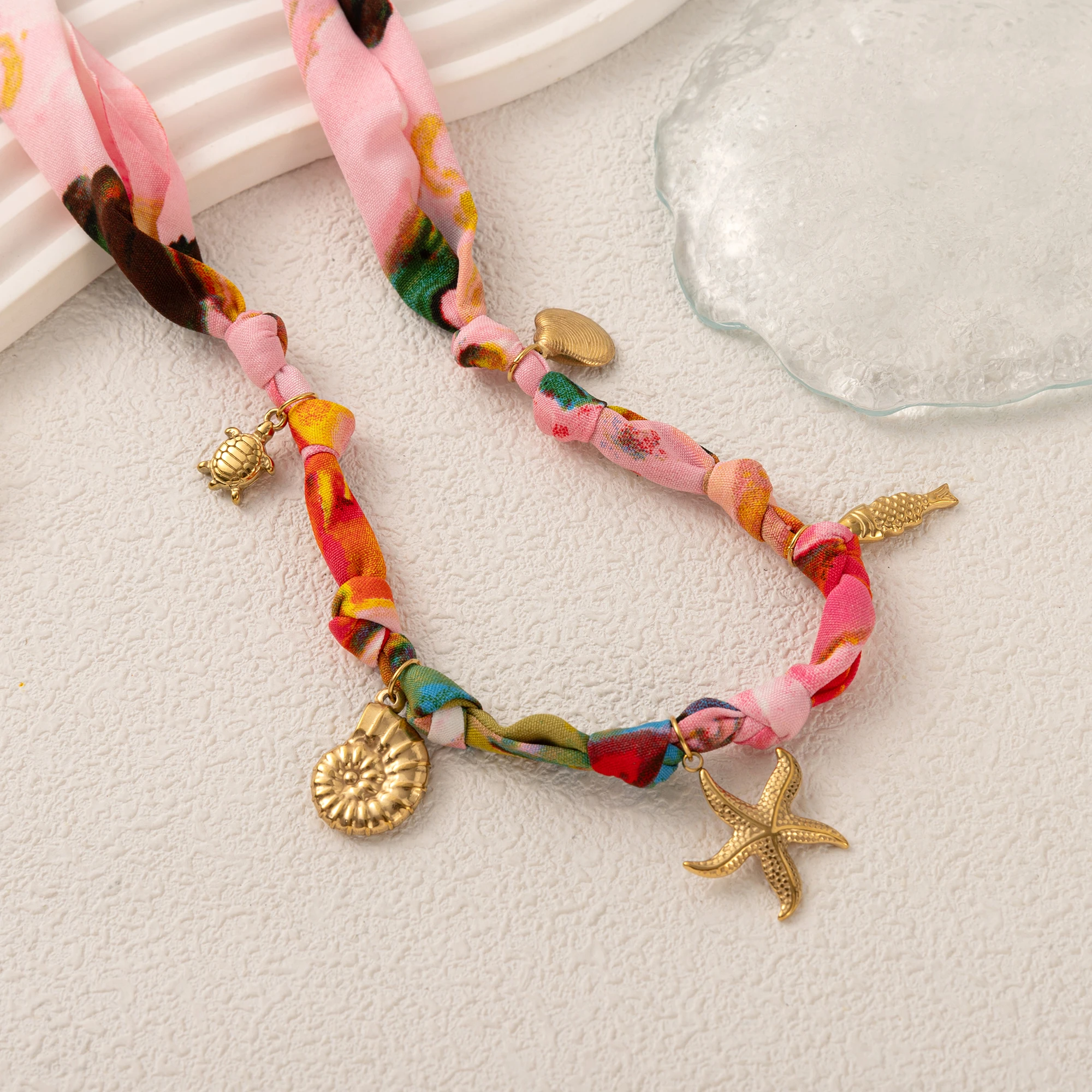 

Elegant exquisite and high-end beach series featuring colorful starfish shell ribbon necklace and bracelet jewellery woman