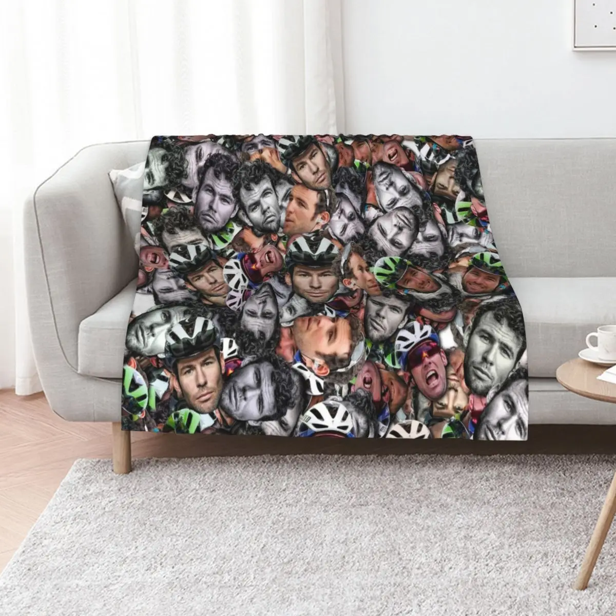 mark cavendish - professional road racing cyclist face pattern Throw Blanket Blankets For Bed Quilt sofa bed Luxury St Blankets