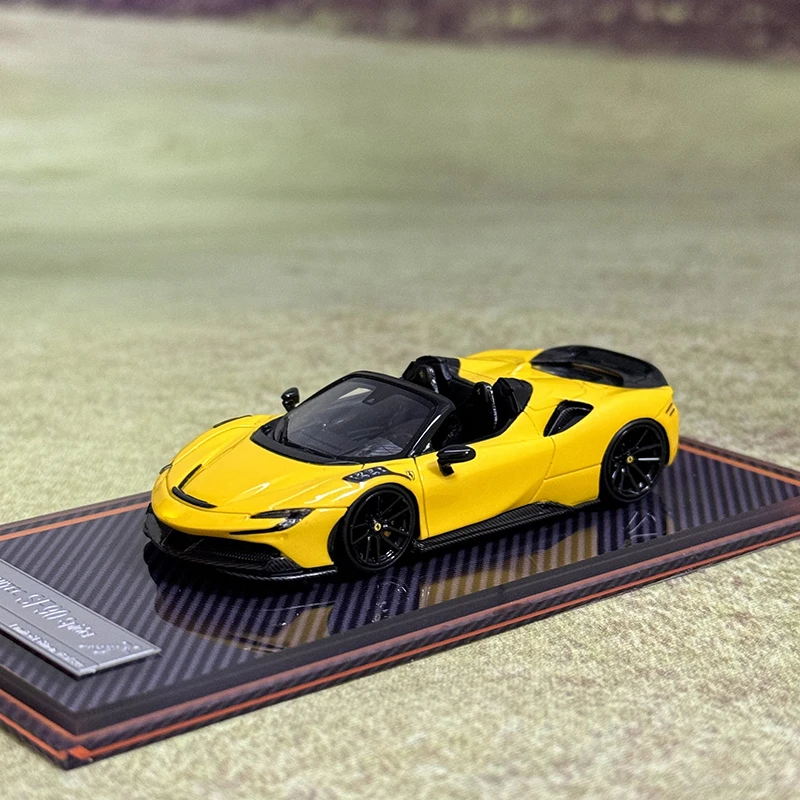 U2 1:64 SF90 Spider Novitec Rosso Yellow Model Car