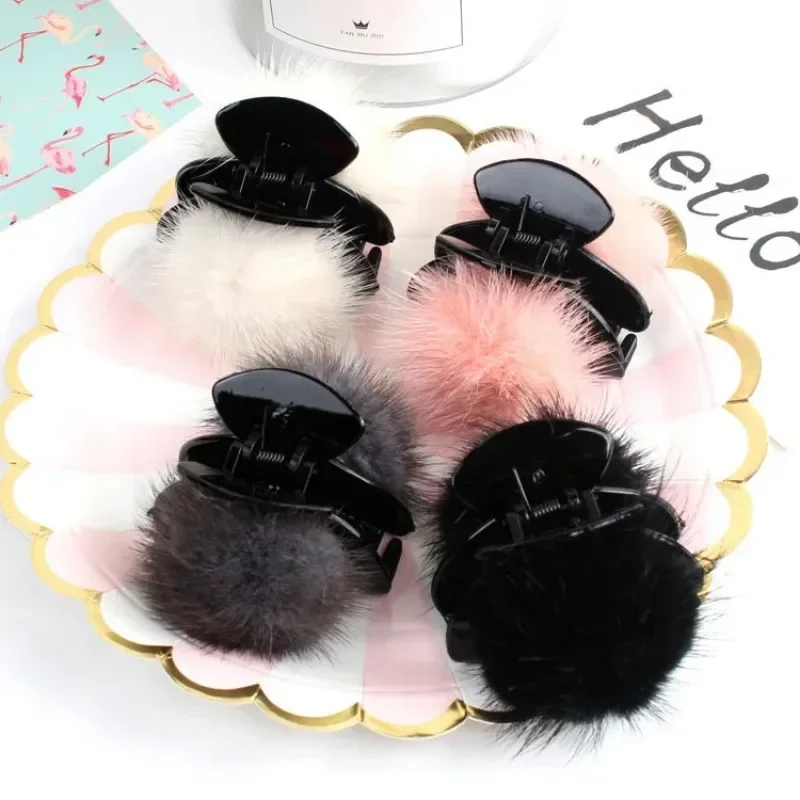 Korean New Cute Hair Claws Mink Faux Fur Plush Hair Claw Hairpin Head Pom Pom Clips Fashion Jewelry Women Girls Hair Accessories