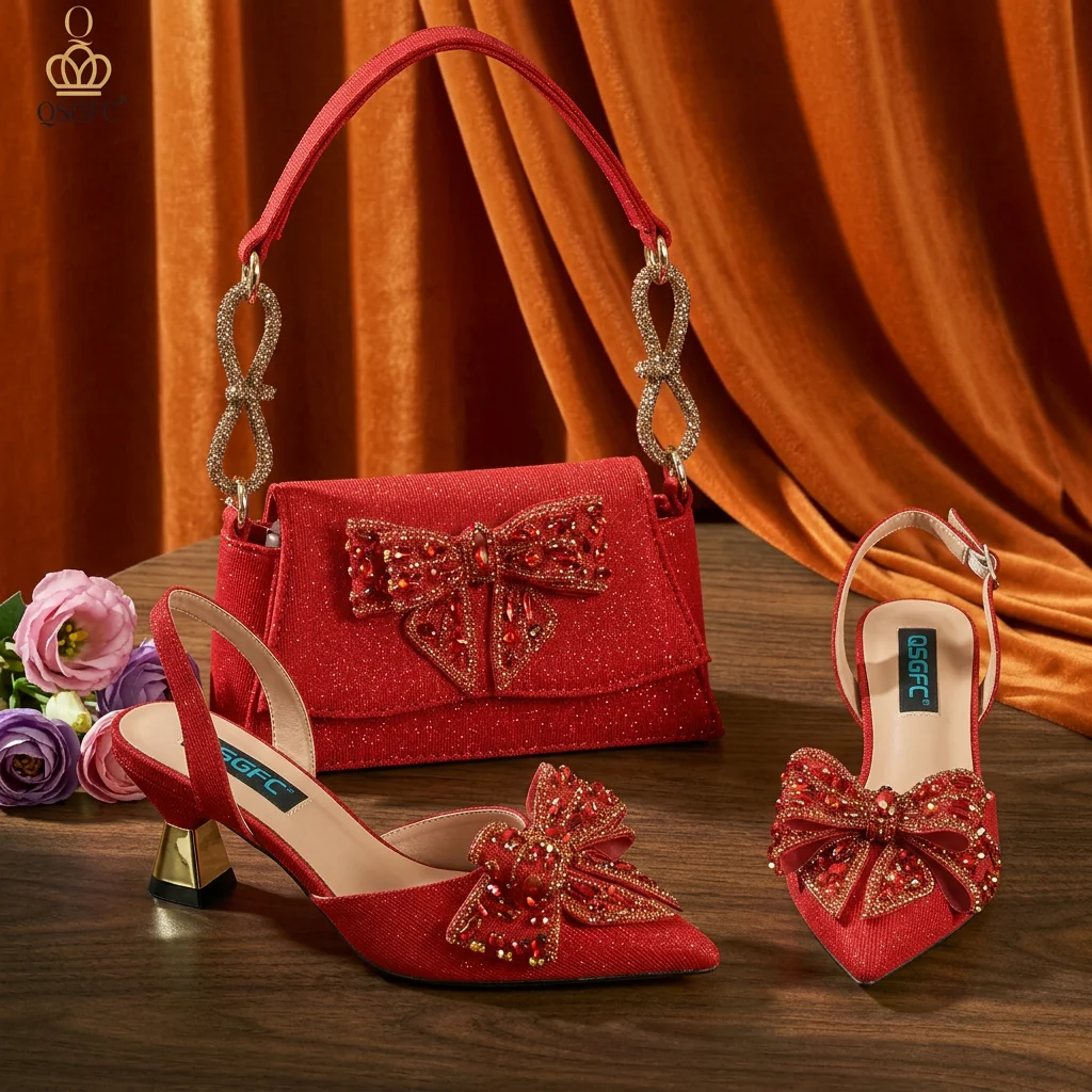 QSGFC Italienisches Design, rote, elegante Damen-Absätze, modische Sandalen mit Kristallschleife und spitzer Zehenpartie, Nigeria-Schuh-Taschen-Set für Damen