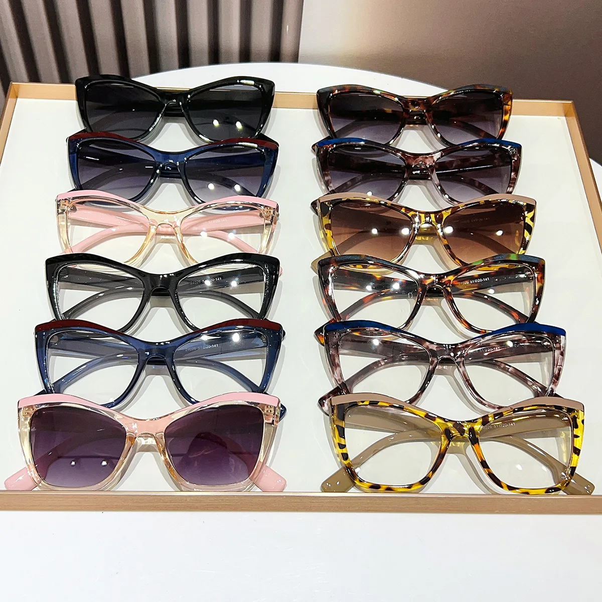 Fashion Cat-Eye Blue Light Blocking Glasses Retro Design Fashionable Computer Reading Eyeglasses Eyewear Women Myopia Glasses