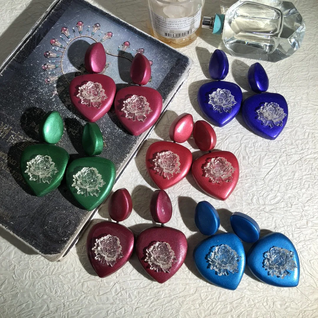 

Модные винтажные серьги из эбенового дерева с цветами из смолы для женщин и девушек, оптовая продажа.